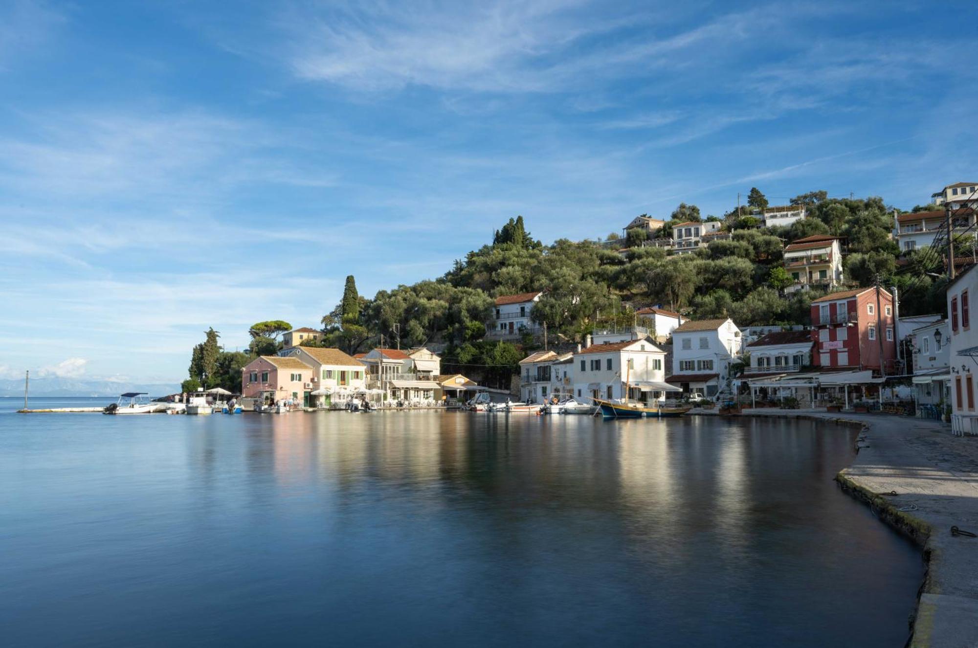 Pangolas Apartments Paxos Longós Esterno foto