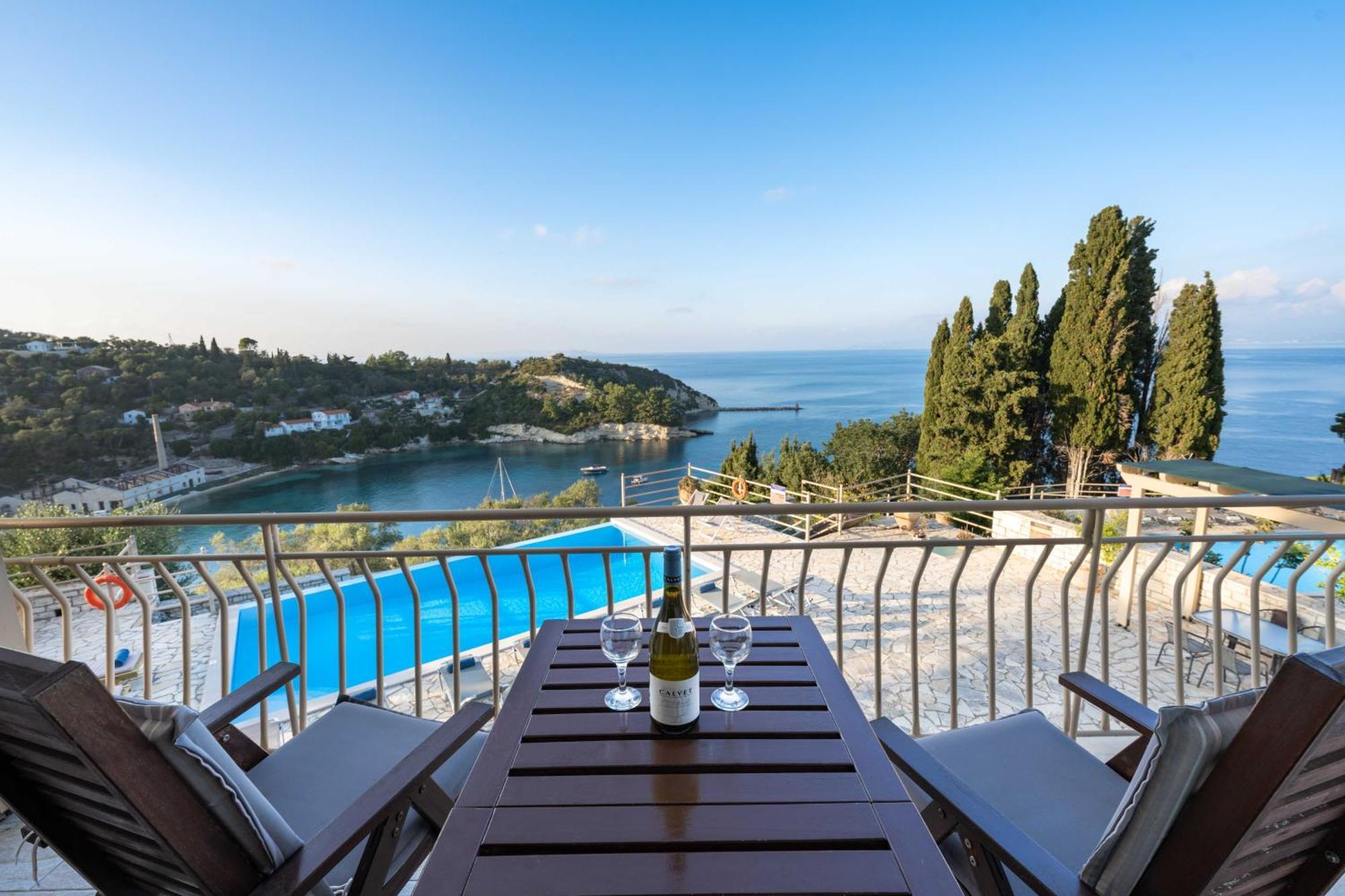 Pangolas Apartments Paxos Longós Esterno foto