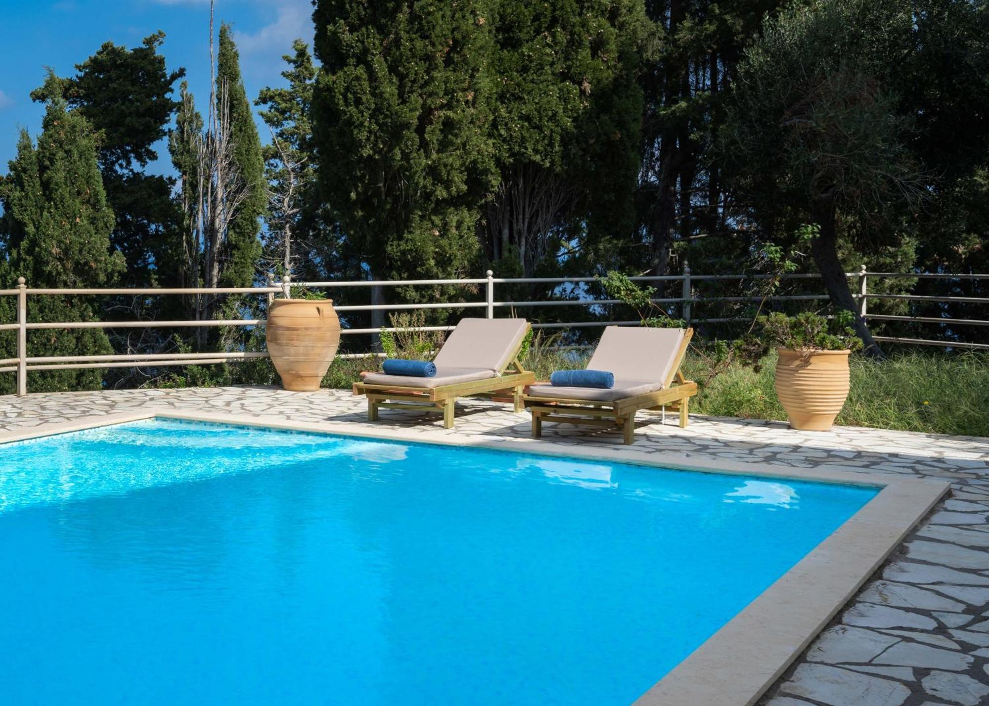 Pangolas Apartments Paxos Longós Esterno foto